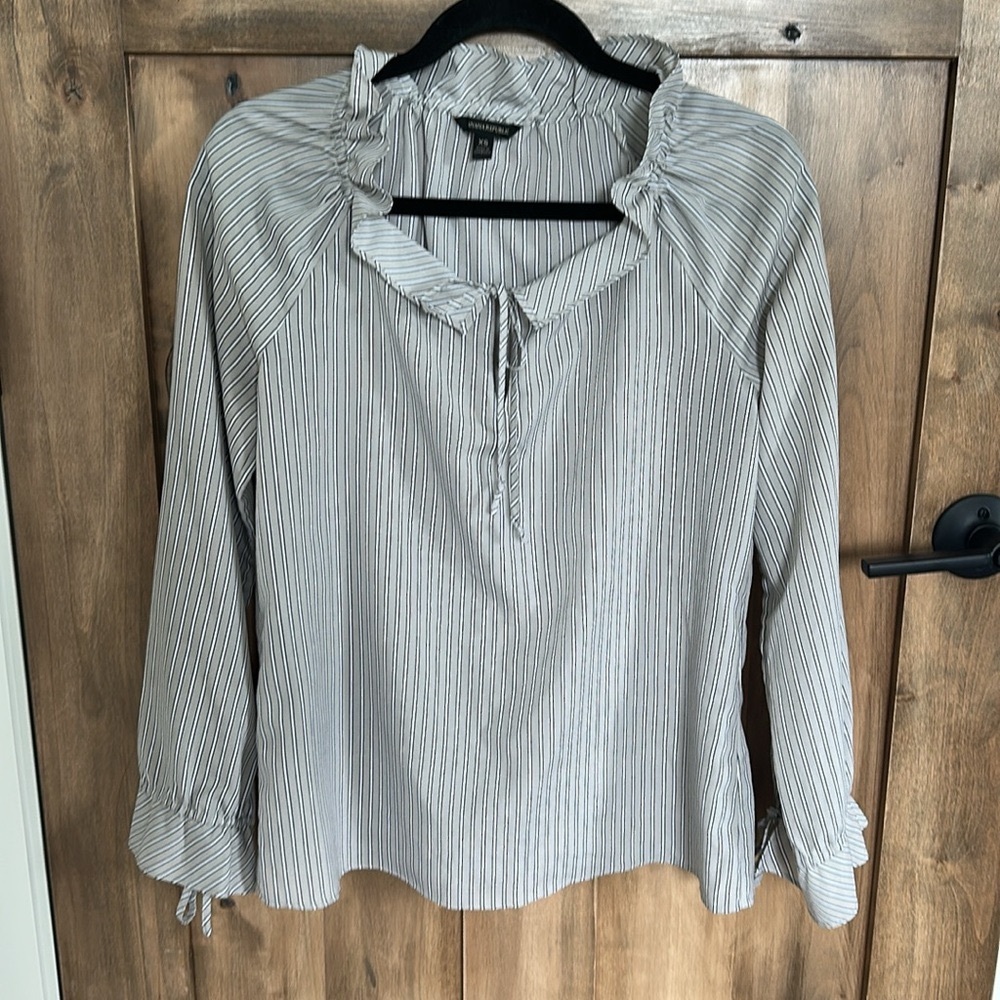 Banana Republic white, tan and black ruffle tie neck and sleeve blouse - Picture 2 of 12